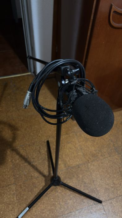 Microfone condensador BM800. Com cabo xlr