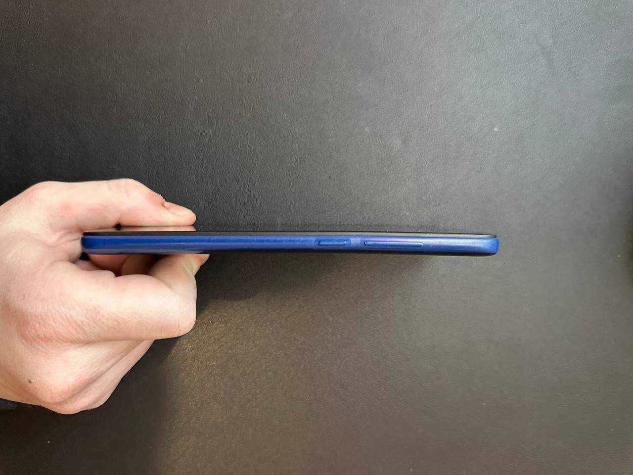 Продам Redmi 8 4/64GB