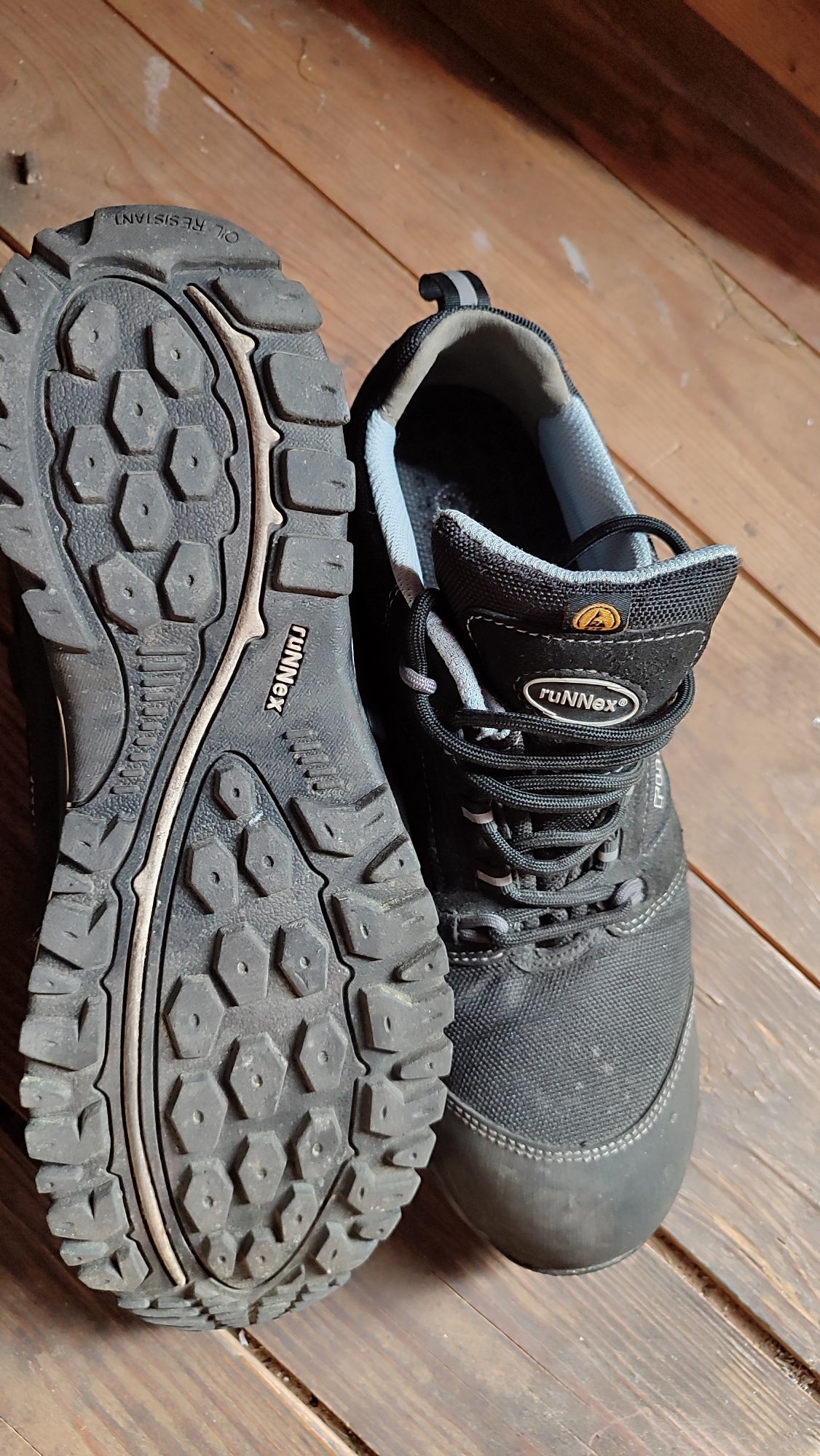 Buty robocze Runnex rozmiar 42 jak nowe kilka razy założone