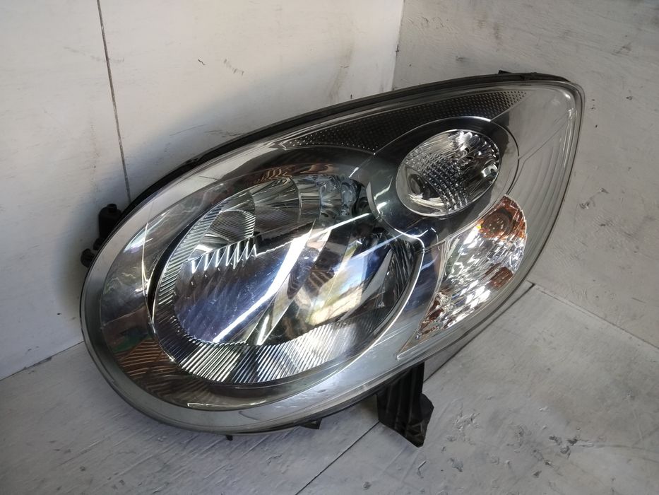 Фари передні Citroen C1 Toyota Aygo Peugeot 107 фара