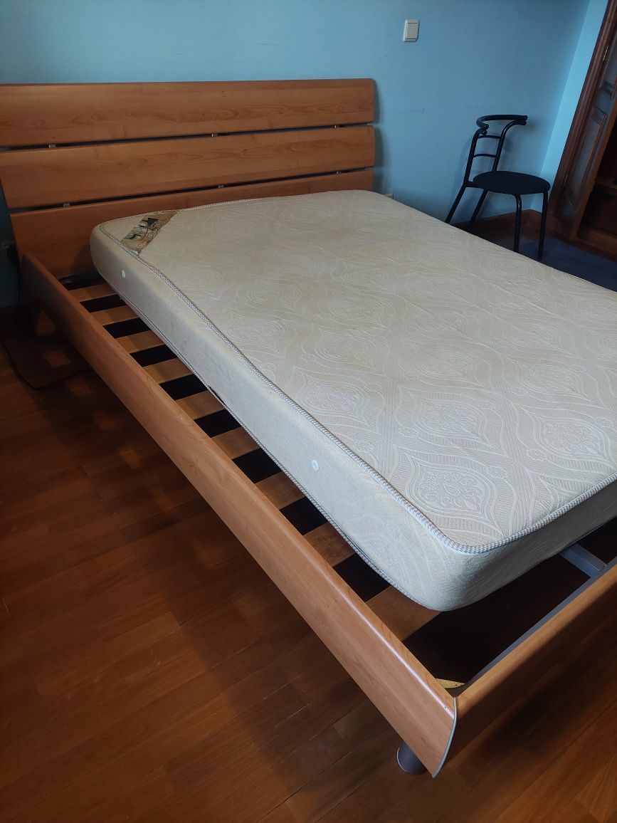 Cama Casal 2 mt × 1.6 mt