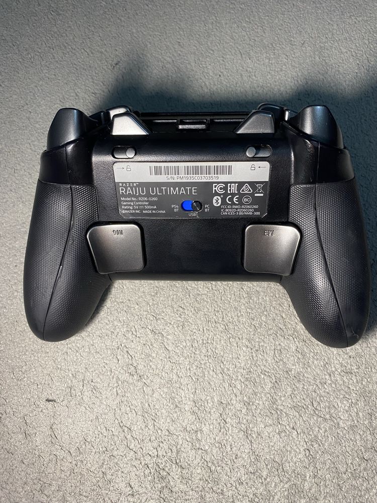 Comando Razer Raiju Ultimate - PS4/PC