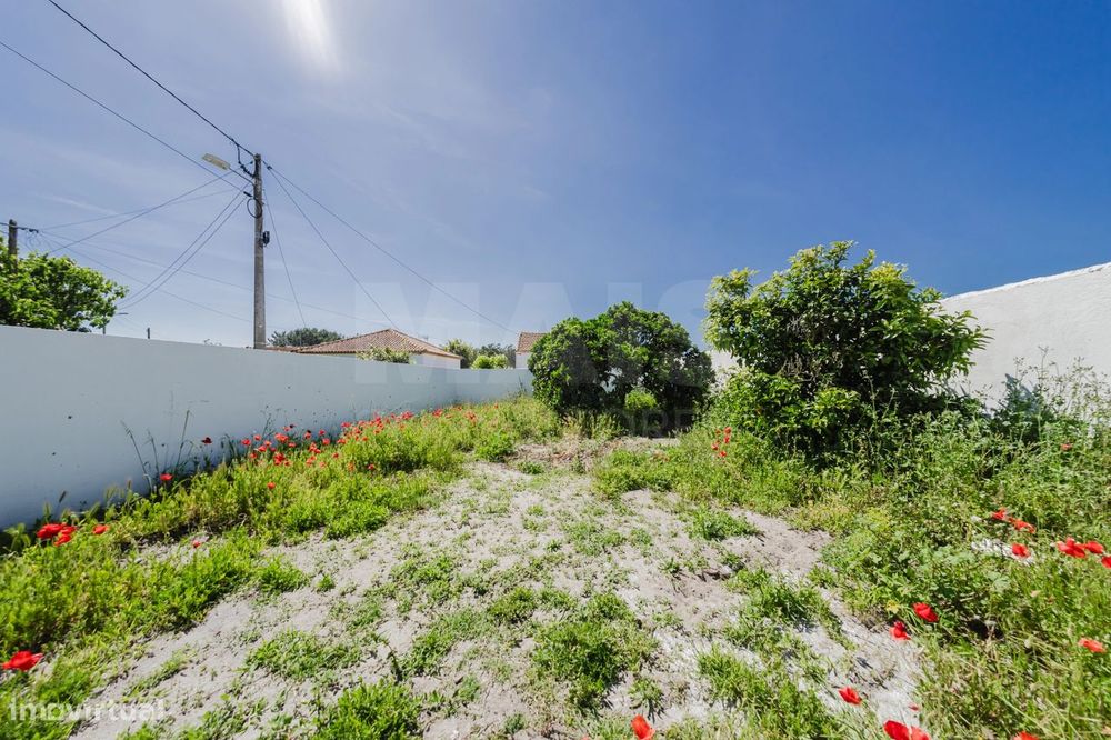 Moradia Nova T3 com anexo em lote de terreno c/ 600m2