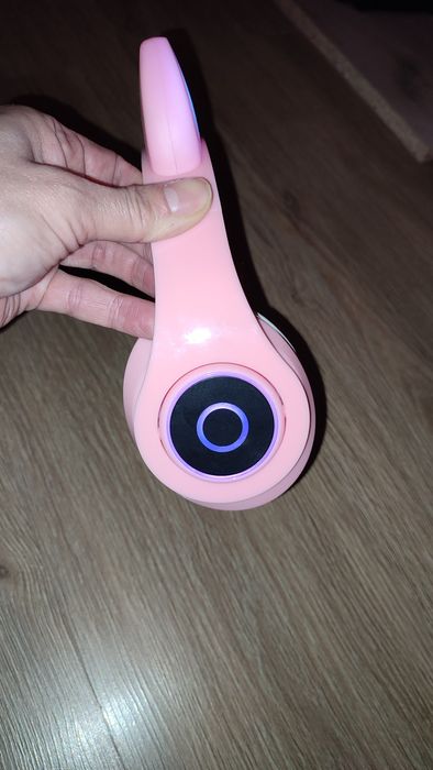 Słuchawki bezprzewodowe świecące