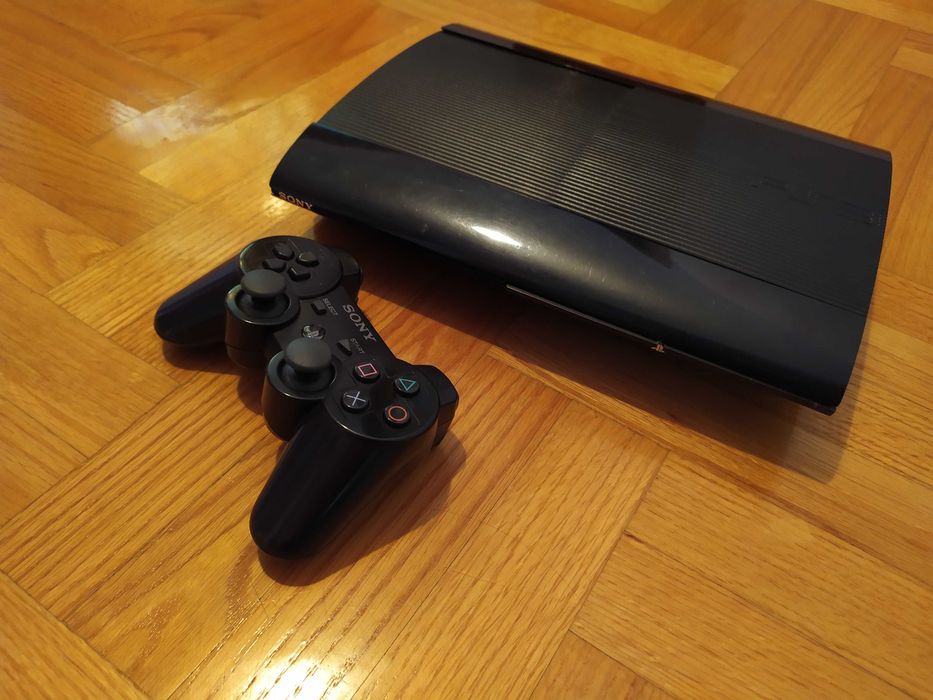 Playstation 3 SuperSlim + oryginalny DualShock 3