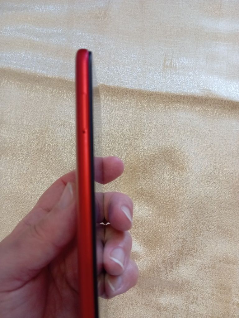 Телефон Redmi 8A. 2G BRAM 32 GB ROM