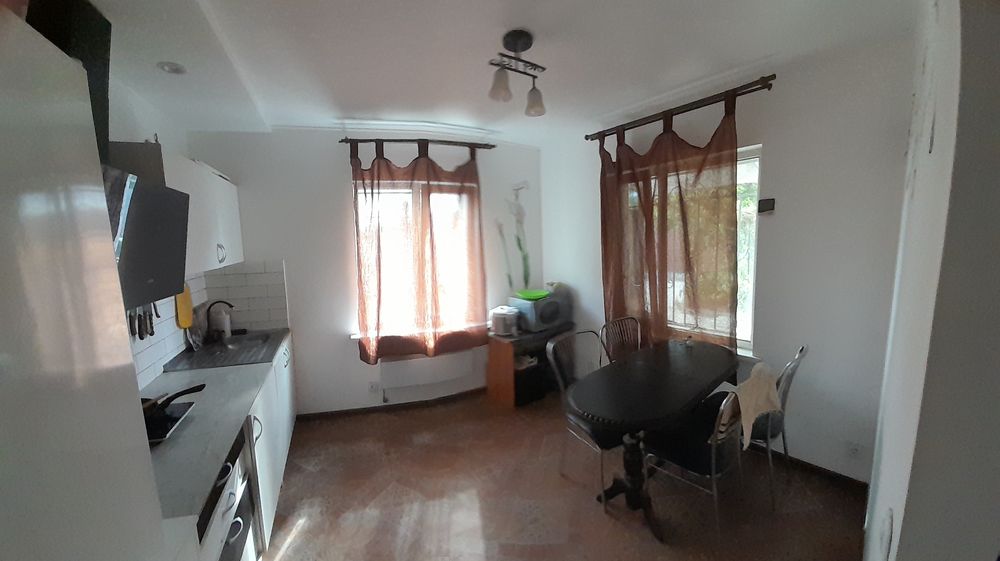 Дом с бассейном.