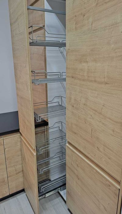 Meble kuchenne z ekspozycji Artisan/biały połysk