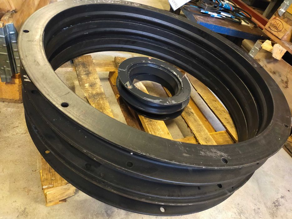 Obrotnica kraniec 890x760x75 5ton przyczepa niemiecka THK5,Autosan D35