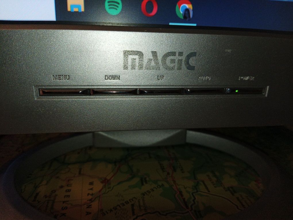 Monitor LCD Magic 700P używany 17'