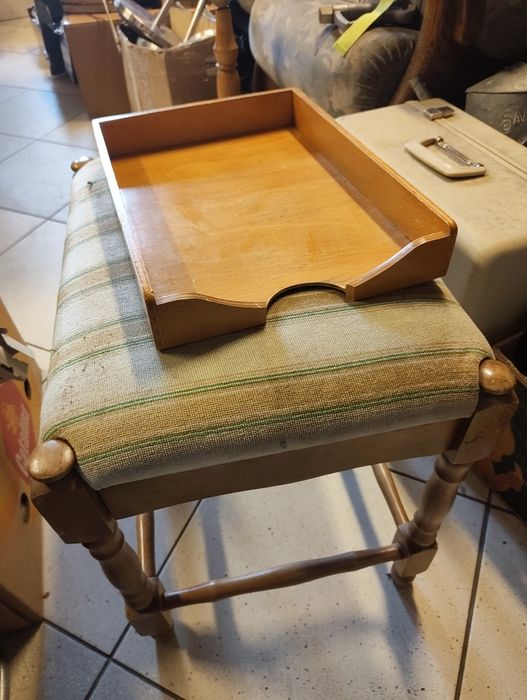 Segregator drewniany na biurko vintage.