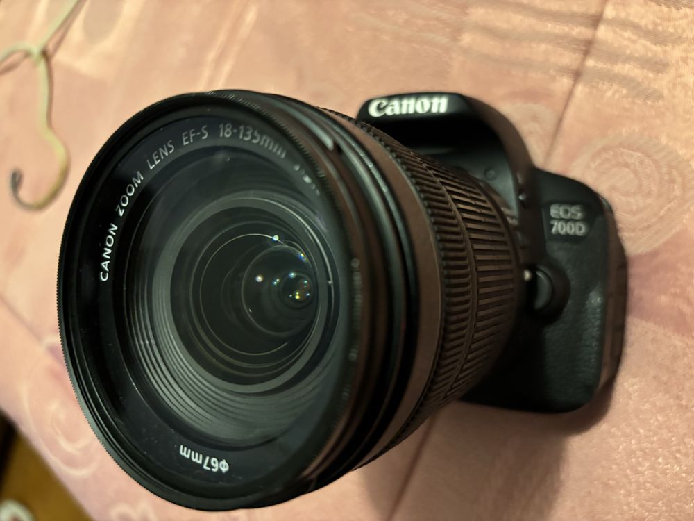 Canon 700d com objetiva 18-135