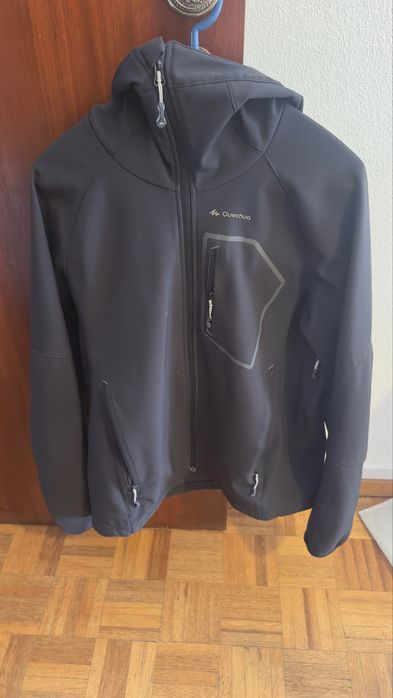 Vendo casaco Quechua cor preto