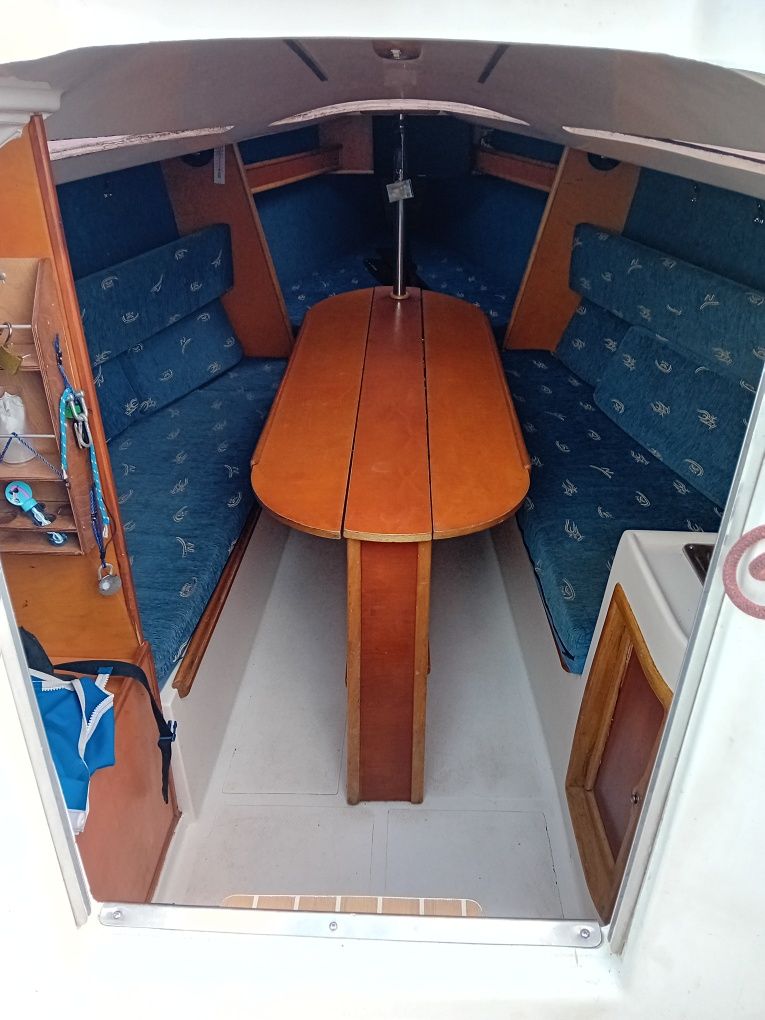 Jacht żaglowy twister 780
