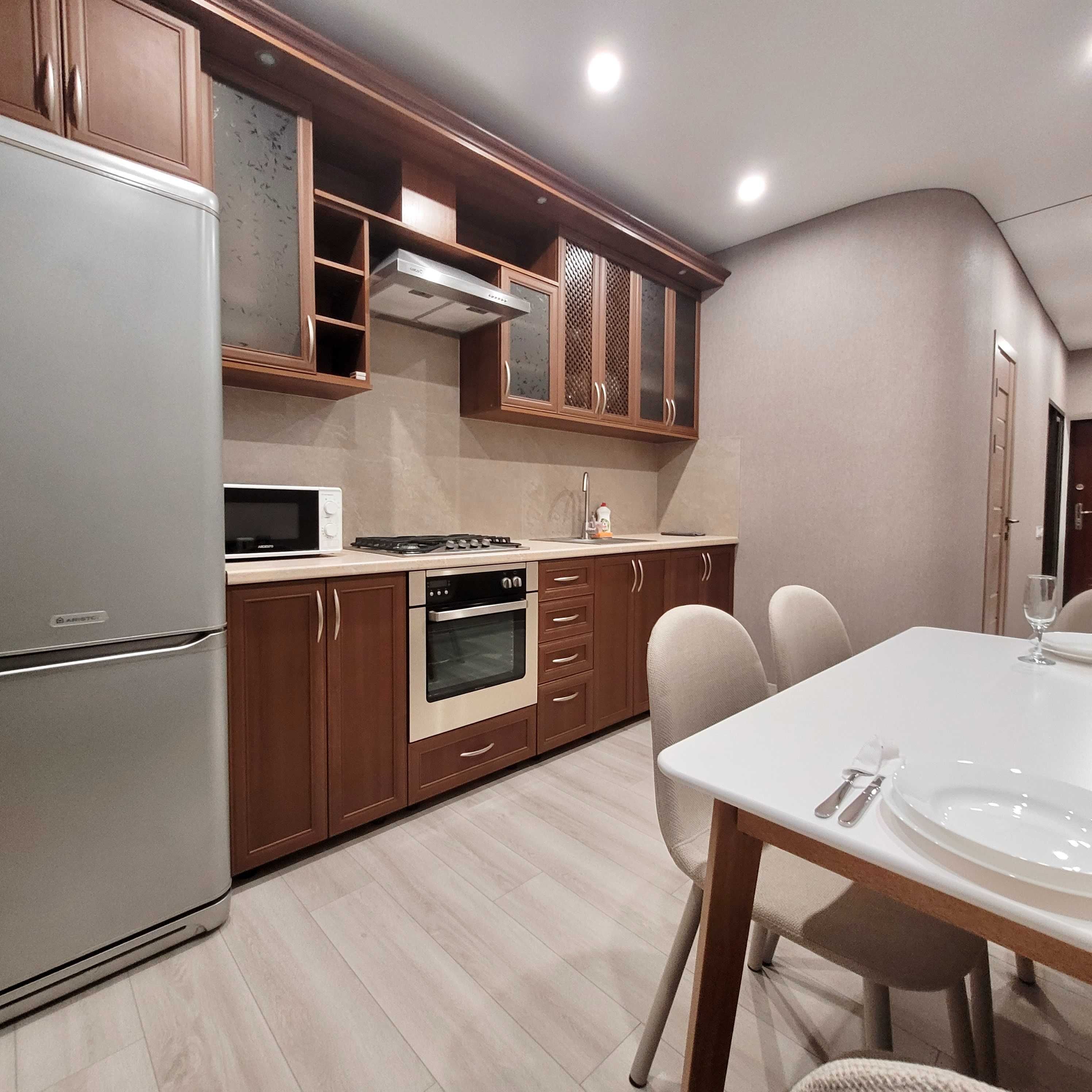 ApartPoltava  двокімнатні апартаменти ПОДОБОВО Premium Relax з ДЖАКУЗІ