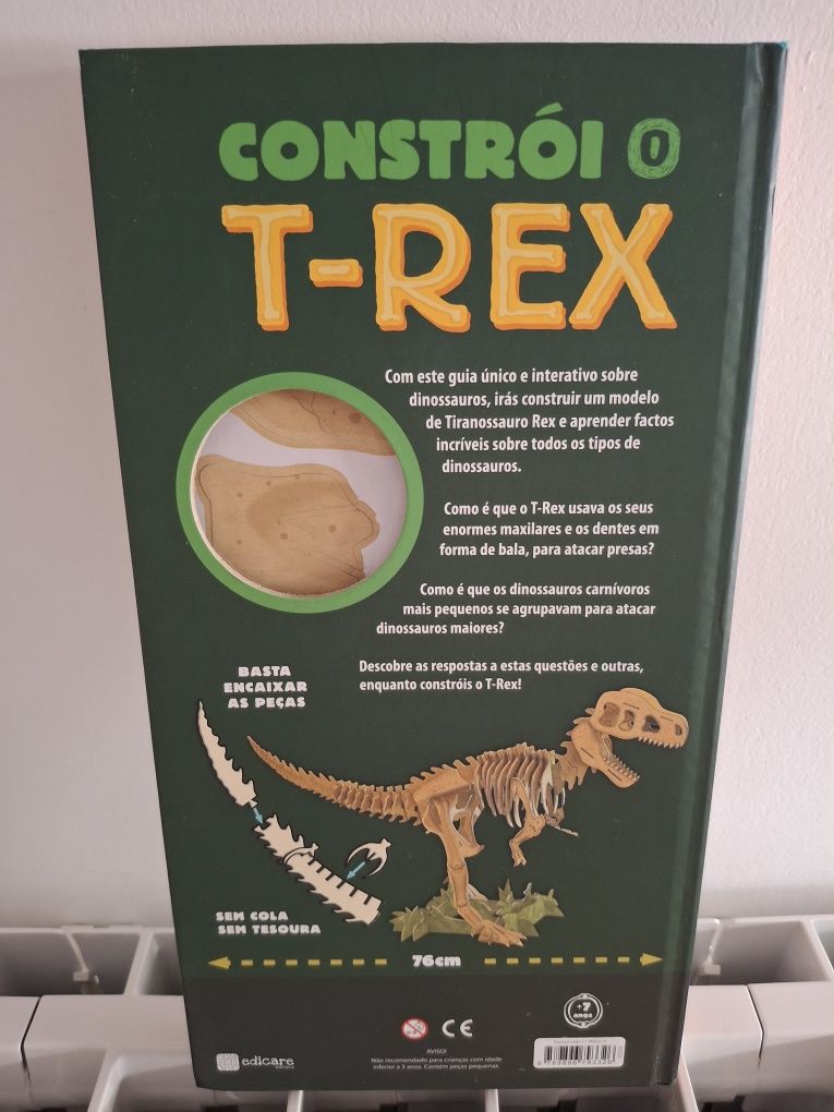 Constrói um T-Rex