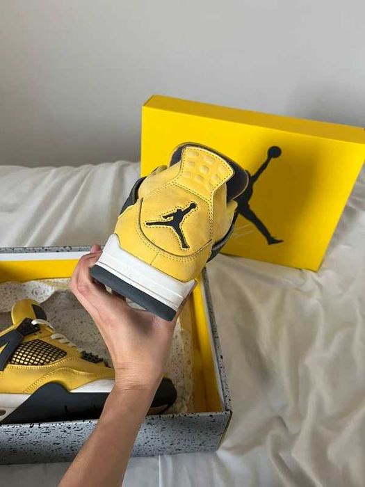 Buty damskie Trampk Jordan_Air_Jordan_4_retro_"tour yellow" R.38