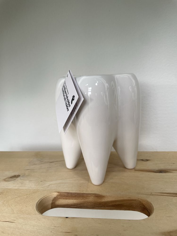 Kubek pojemnik uchwyt ceramiczny na szczoteczki w ksztalcie zęba