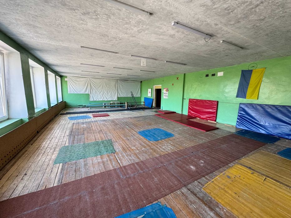 Театральна спортзал 370 кв.м. в/у гарне місце