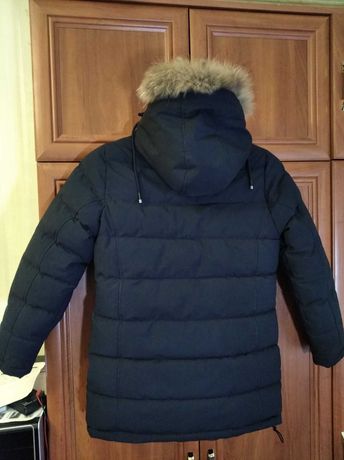 Куртку зимняя на мальчика, размер 42.
