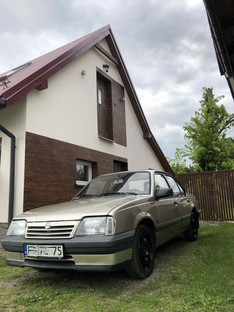 Sprzedam Opel Ascona 1.8