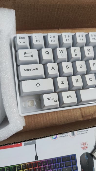 Комплект бездротовий клавіатура та миша Snpurdiri KW68