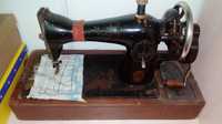 Винтажная швейная машинка ручная настольная в деревянном кейсе см фото