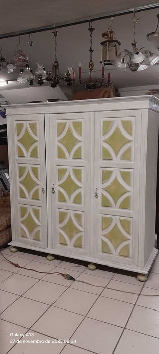 Roupeiro de 3 portas nº 2