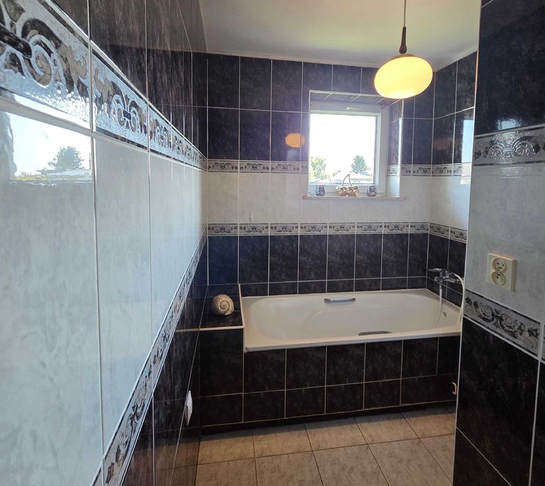 Duży (16m2) jednoosobowy pokój dla kobiety uczącej się lub pracującej