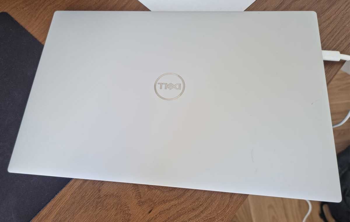 DELL XPS 9510 4.6 i7 16GB 512GB SSD 4GB RTX 3050 15.6 Ultrabook Laptop