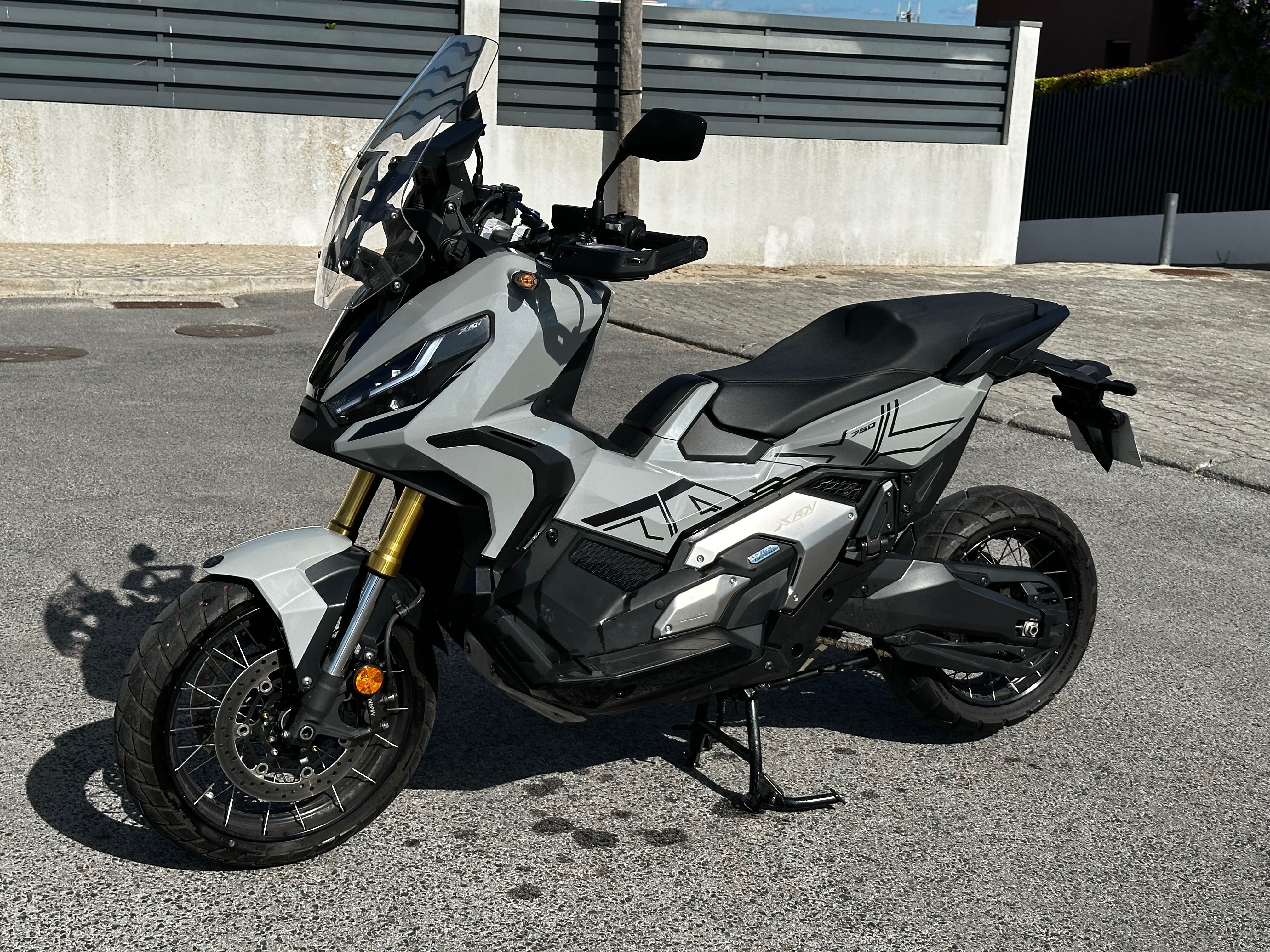 Honda X-ADV 750 18.400KM 2021