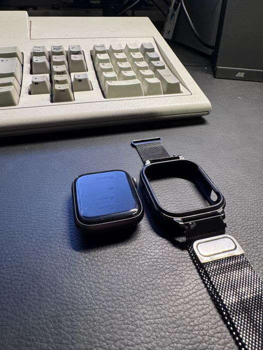 Apple Watch gen. 4, 44 mm, GPS, bransoleta spigen