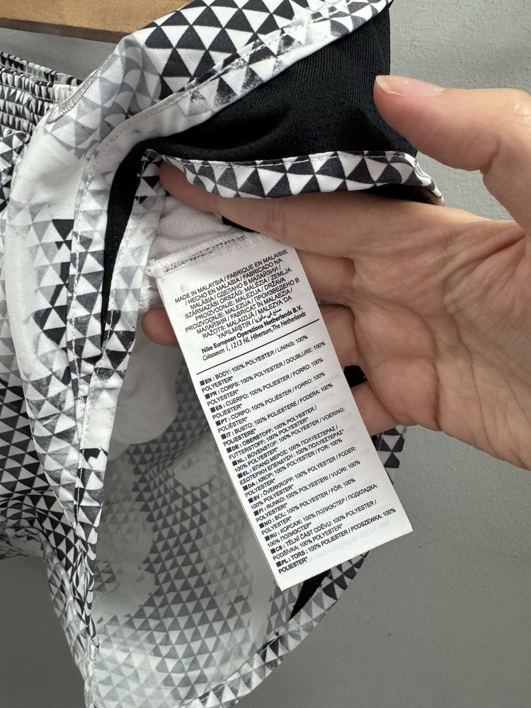 Spodenki szorty damskie sportowe do biegania Nike S 36