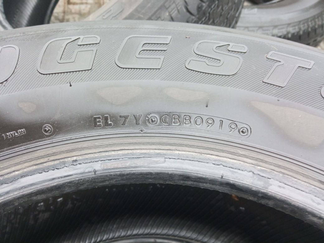 Продам летнюю резину BRIDGESTONE , 265/65 R17 112S,