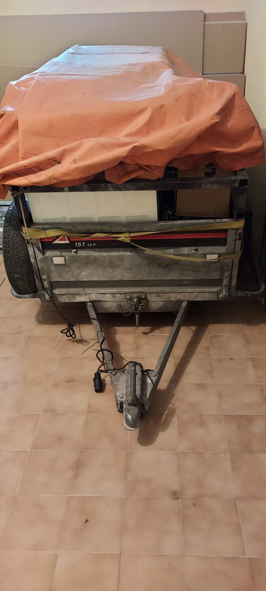 Reboque basculante em bom estado