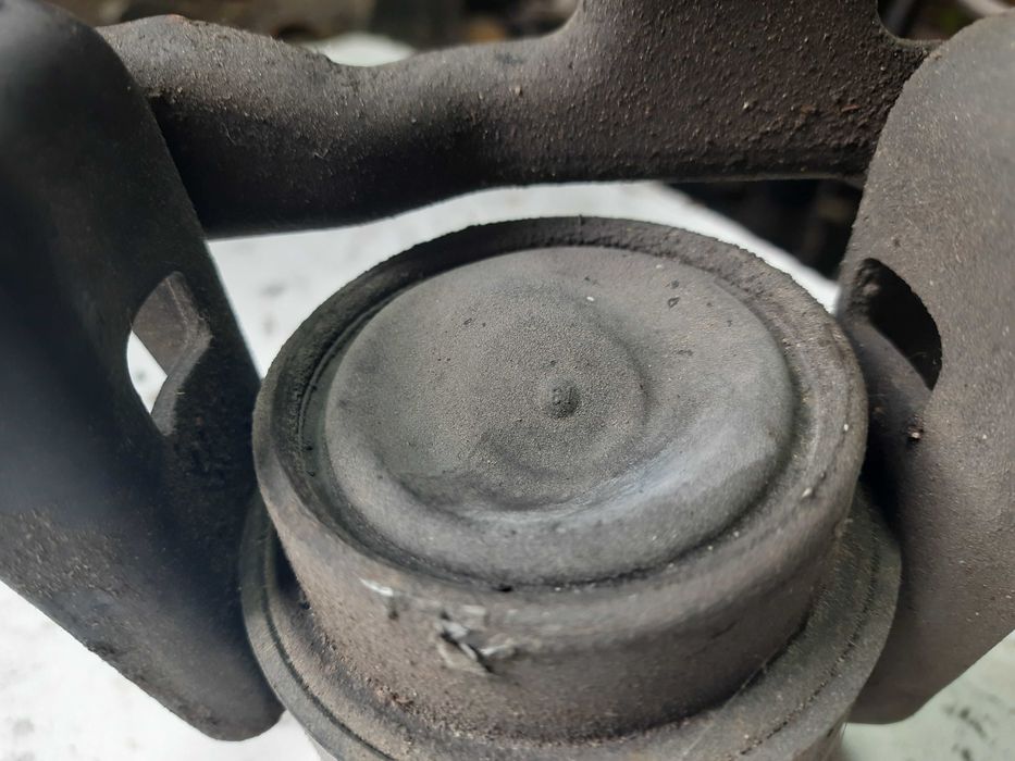 Гідравлічна подушка двигуна тойота Авенсіс т25 2.0 дкат дизель