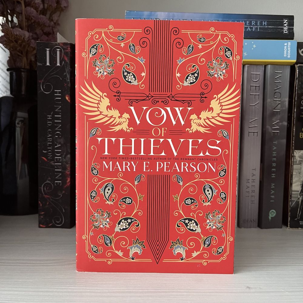 Книги Dance of thieves / Vow of thieves Mary E. Pearson англійською