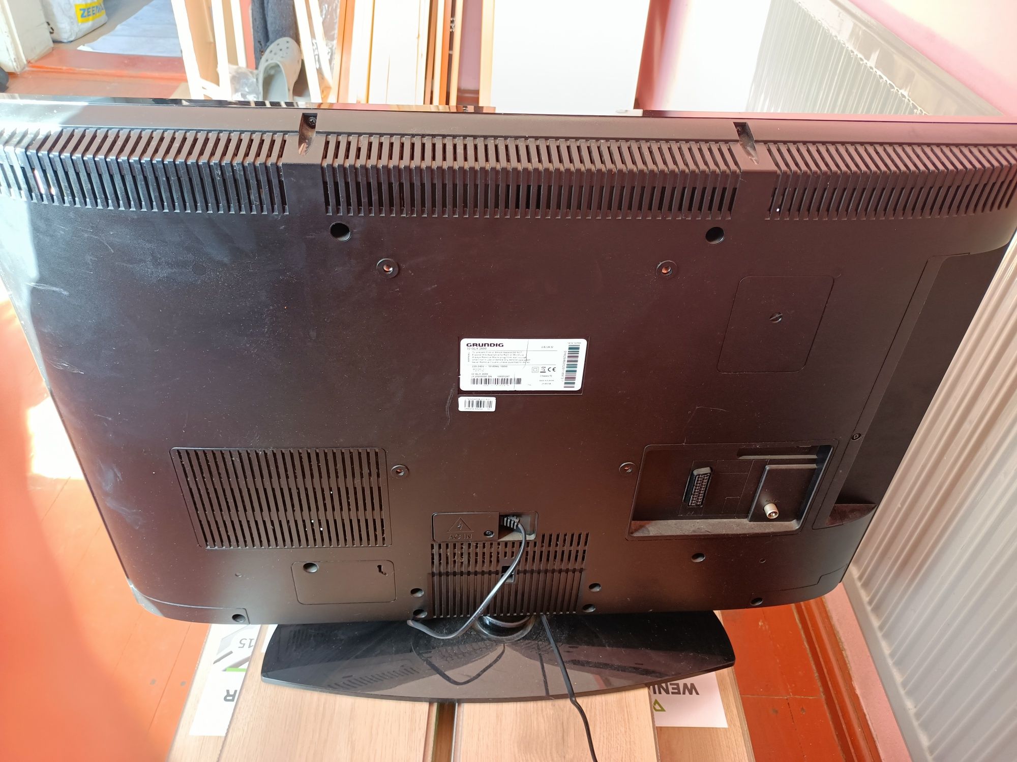 Sprzedam telewizor LCD Grundig 32 całe