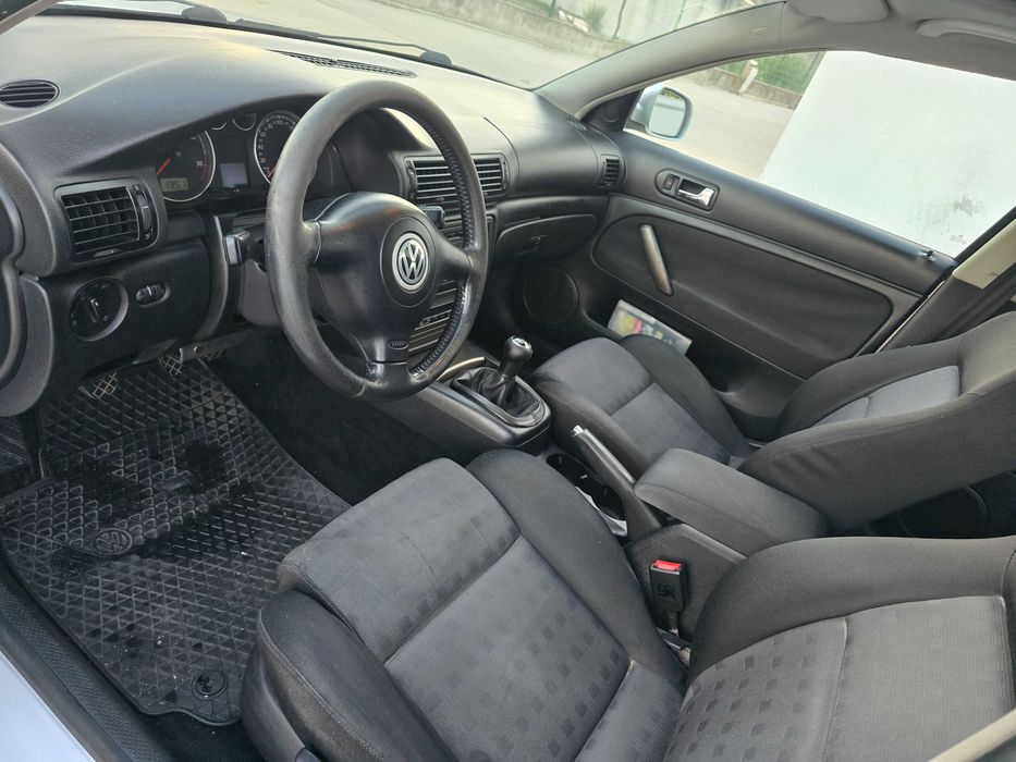 Passat Variant 1.9 TDI PD130cv em ótimo estado com teto de abrir