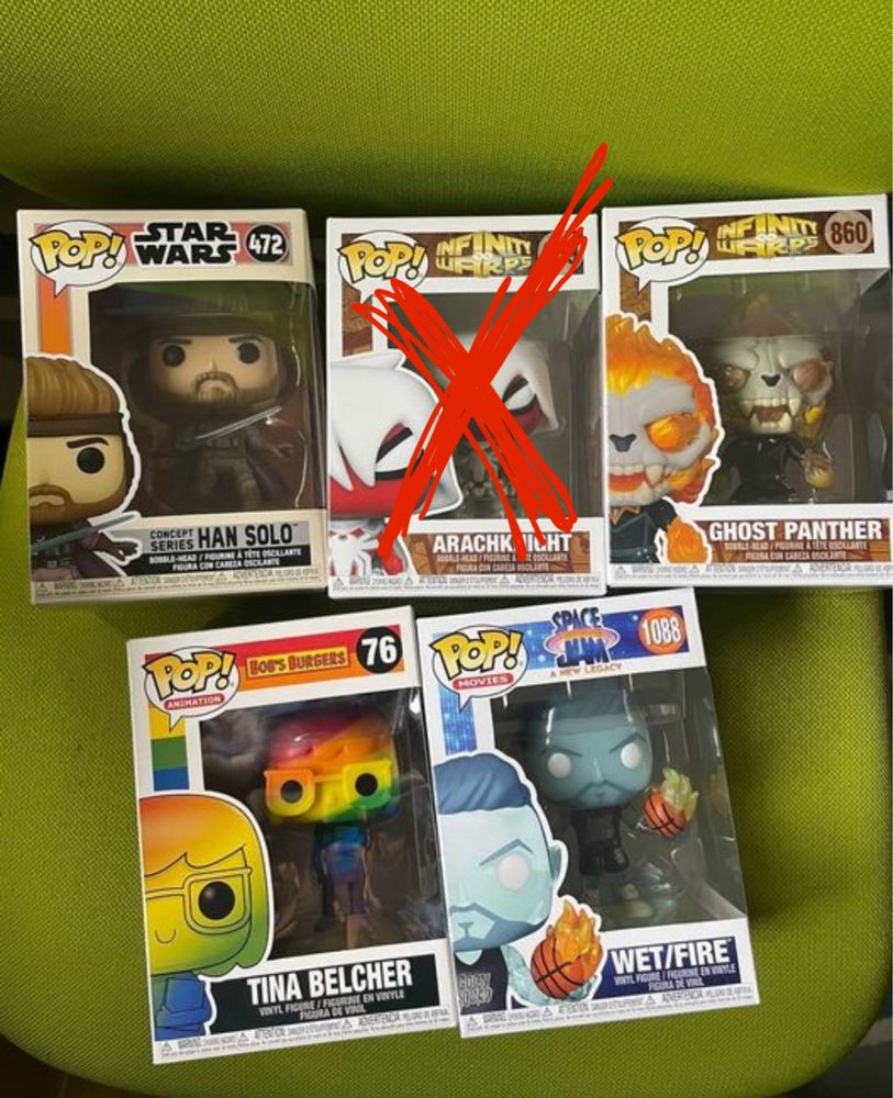 Funko pop diversos em caixa