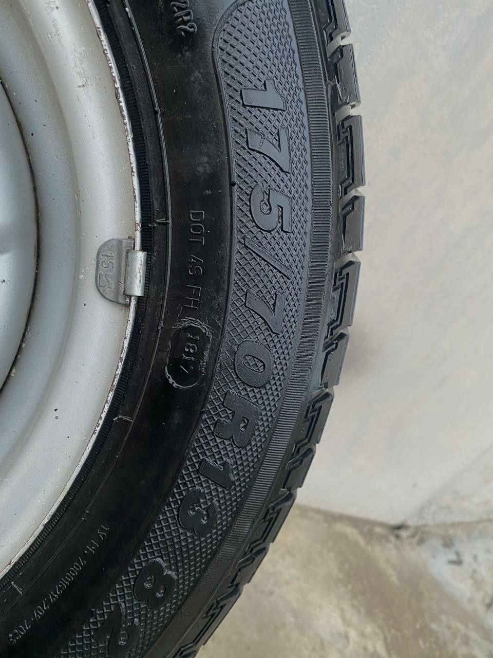 Продам колеса/диски/гуму в класному стані 21 року 175/70 R13 на ВАЗ