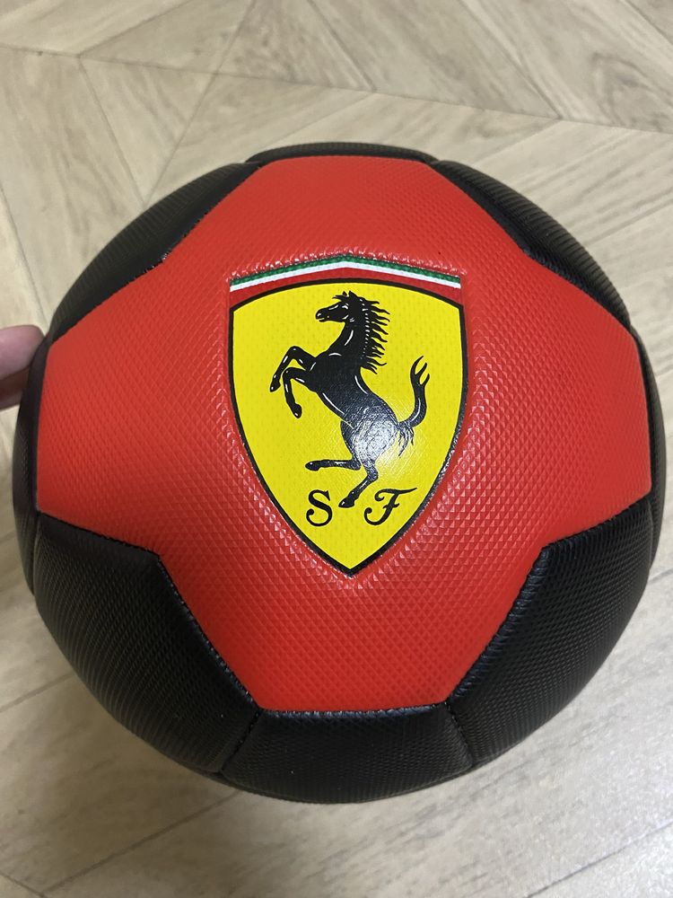 Официальный лицензированный футбольный мяч Scuderia Ferrari, размер 5