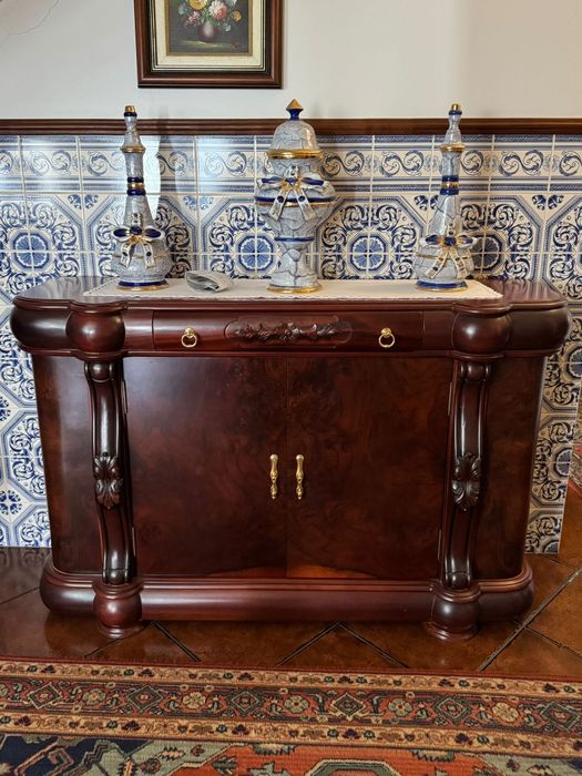 Móvel em cerejeira (oferta peças decorativas)