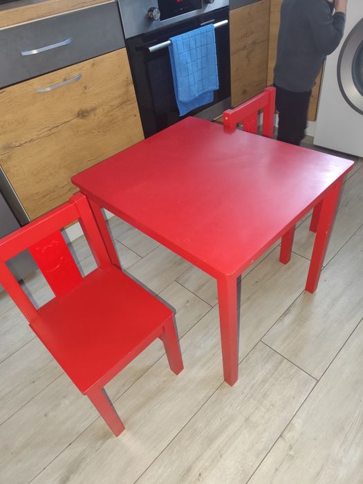 Stolik Ikea z krzesłami
