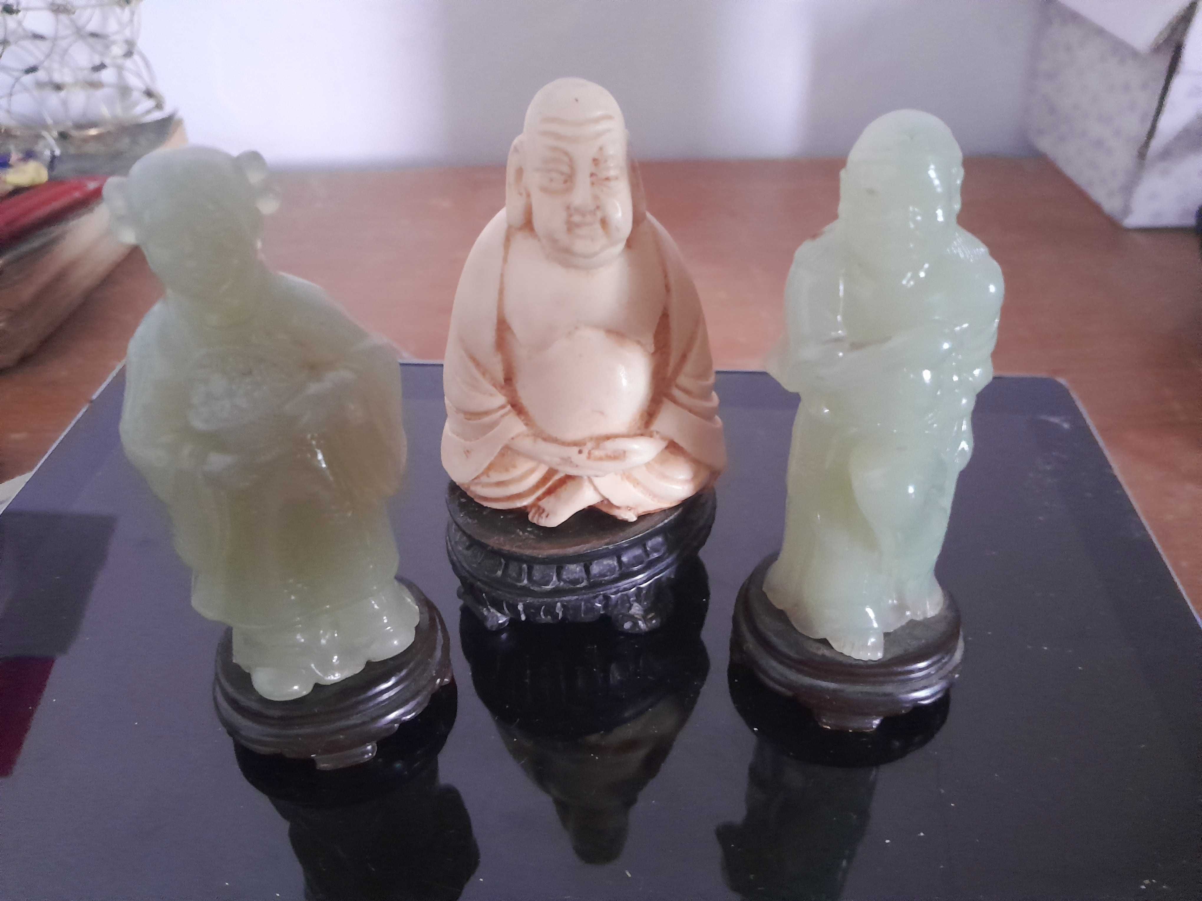 Buda e 2 figuras