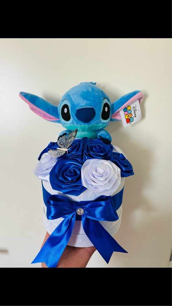 Rosas eternas em caixa STITCH