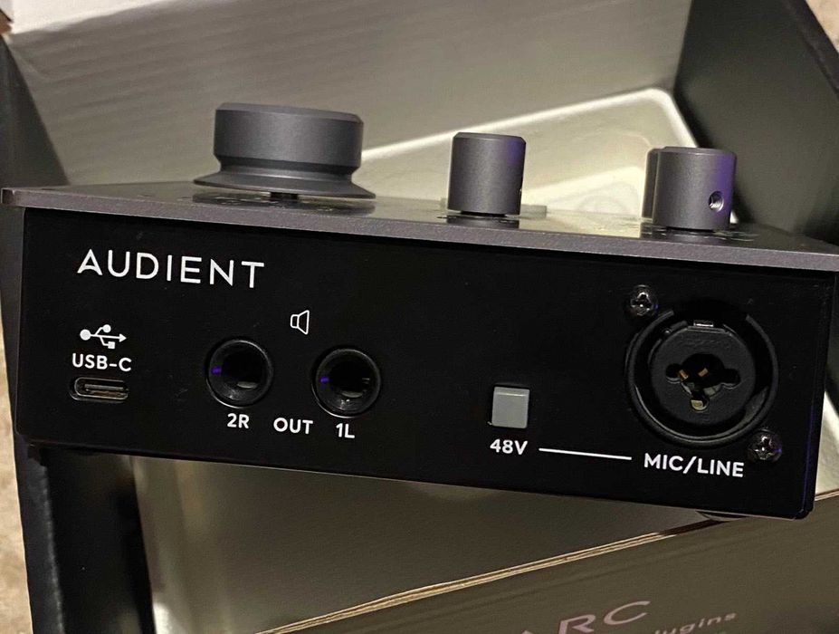 Звукова карта Audient ID4