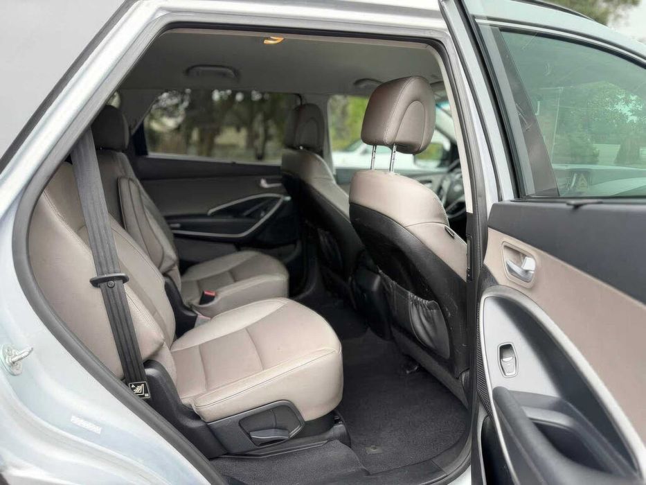 Hyundai Santa Fe Limited      2016