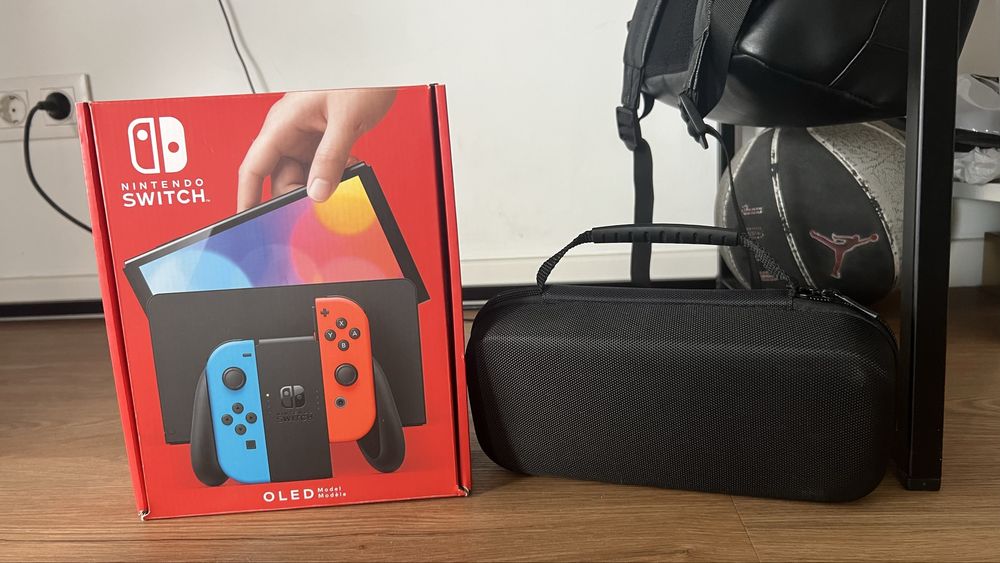 Nintendo Switch OLED Nova + Bolsa + Acessórios + Cartão 256gb