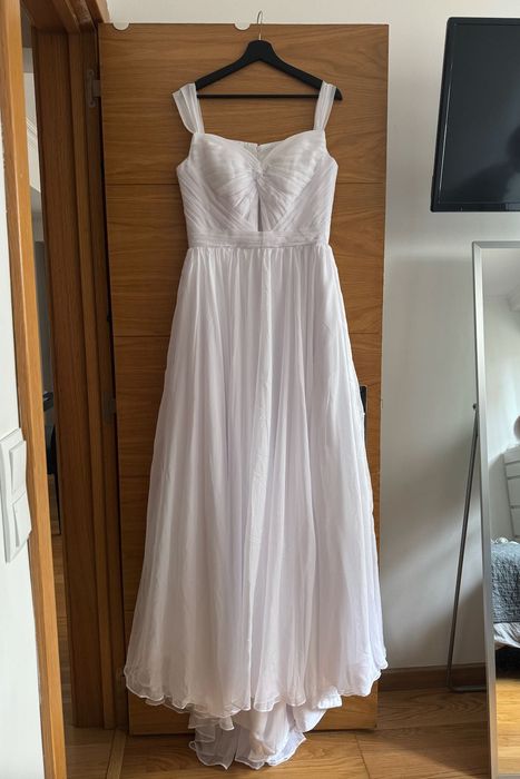 Elegant wedding dress